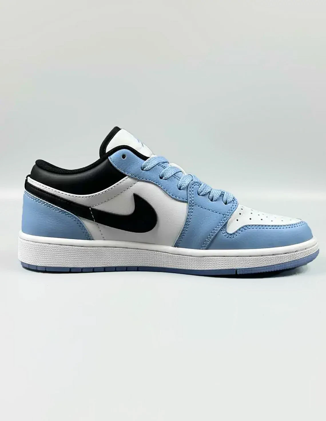 کفش روزانه زنانه نایکی Air Jordan 1 Low LX W