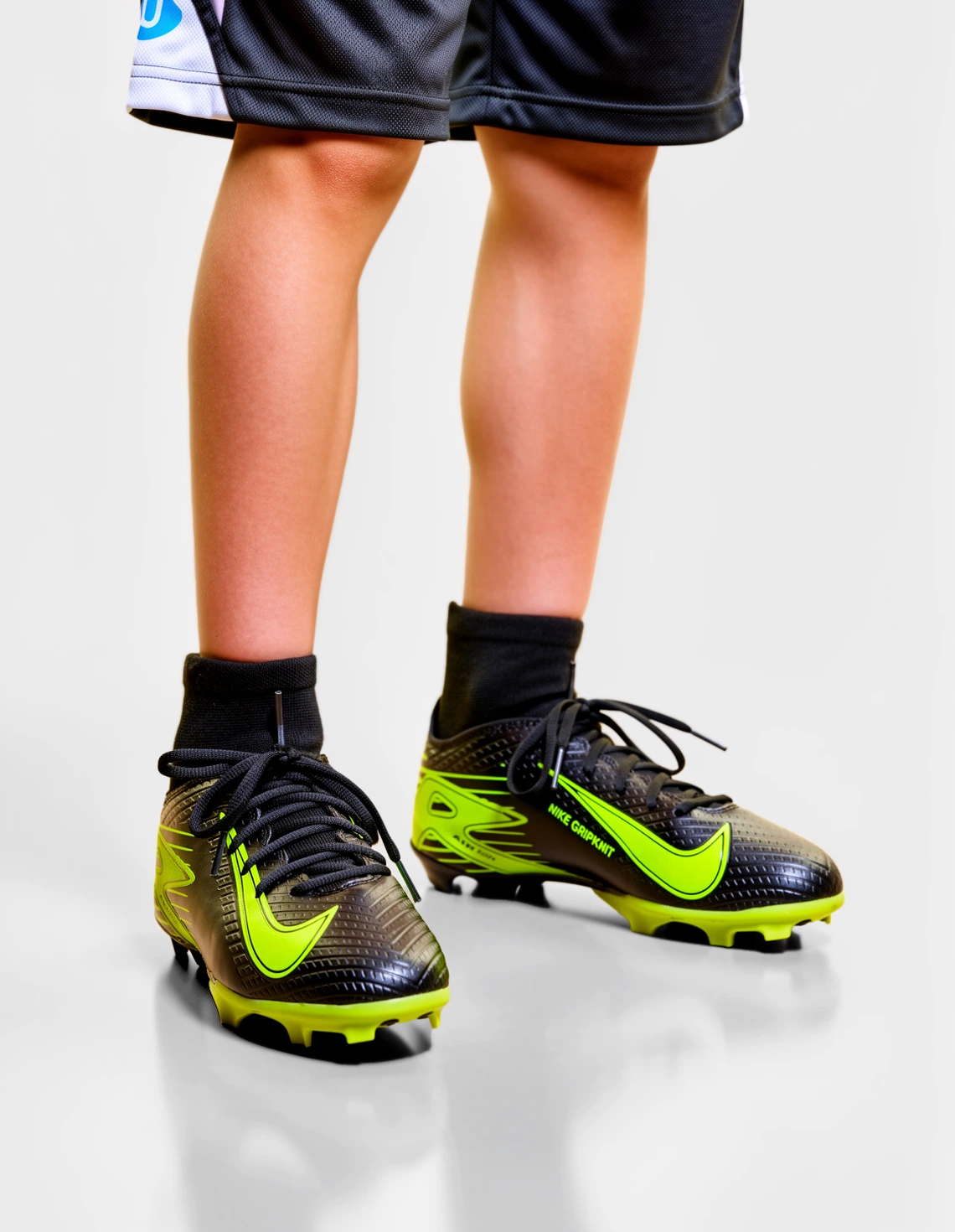 کفش فوتبال پسرانه نایکی Nike Air Zoom Mid J